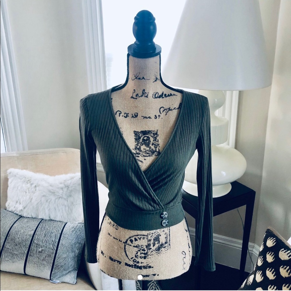 Heart & Hips long sleeve crop top